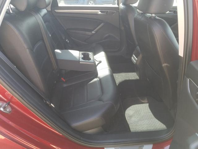 2017 VOLKSWAGEN PASSAT R-L 1VWDT7A30HC066324