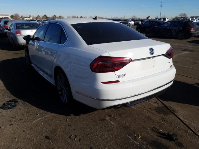 2017 VOLKSWAGEN PASSAT R-L 1VWDT7A35HC000481