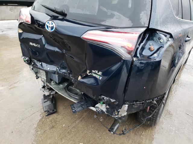 2018 TOYOTA RAV4 HV LE JTMRJREV4JD201567