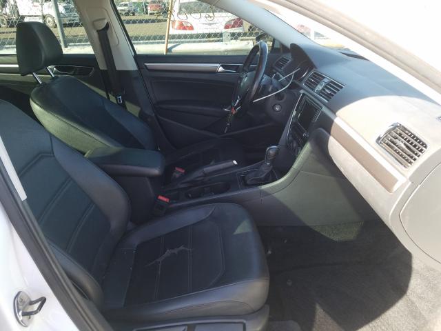 2017 VOLKSWAGEN PASSAT R-L 1VWDT7A35HC000481