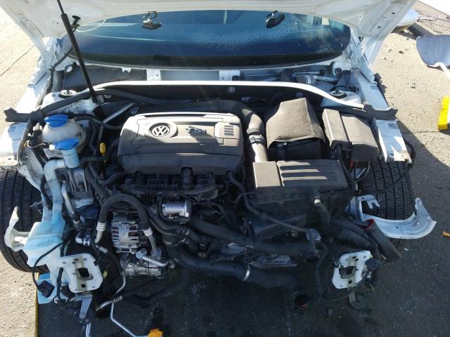 2017 VOLKSWAGEN PASSAT R-L 1VWDT7A35HC000481