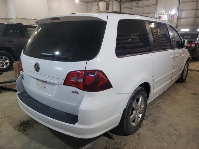 2011 VOLKSWAGEN ROUTAN SEL 2V4RW5DG8BR642880