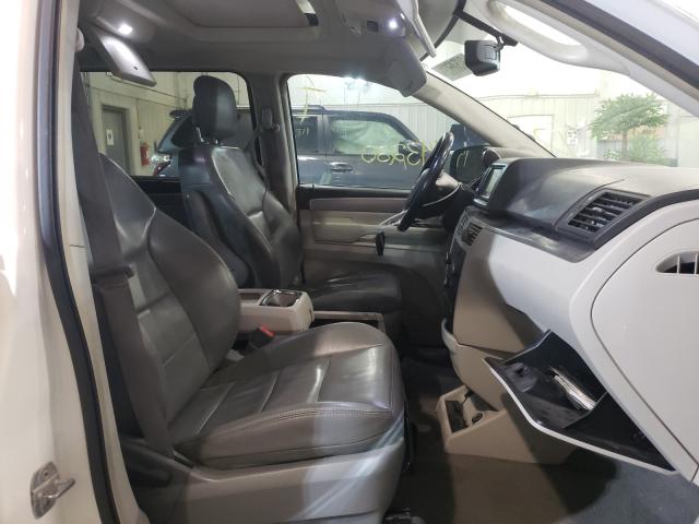 2011 VOLKSWAGEN ROUTAN SEL 2V4RW5DG8BR642880