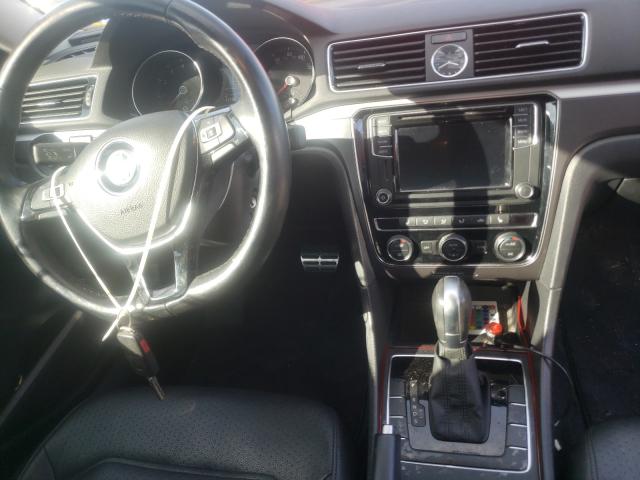 2017 VOLKSWAGEN PASSAT R-L 1VWDT7A31HC082564