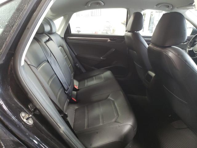 2017 VOLKSWAGEN PASSAT R-L 1VWDT7A35HC039135