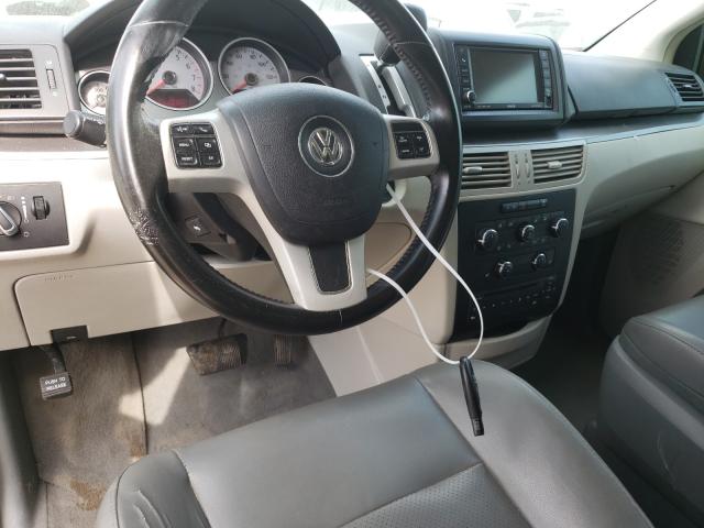 2011 VOLKSWAGEN ROUTAN SE 2V4RW3DG1BR670301