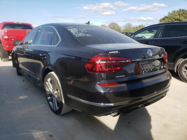2017 VOLKSWAGEN PASSAT R-L 1VWDT7A31HC082564
