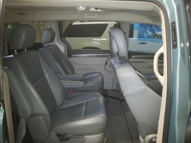 2010 VOLKSWAGEN ROUTAN SE 2V4RW3D17AR281690