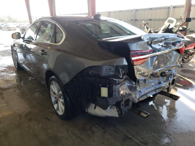 2018 JAGUAR XF PREMIUM SAJBD4FX8JCY69102