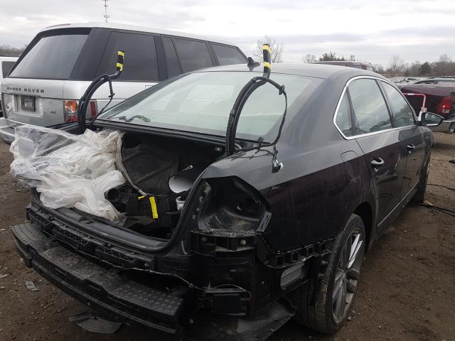 2017 VOLKSWAGEN PASSAT R-L 1VWDT7A37HC043235