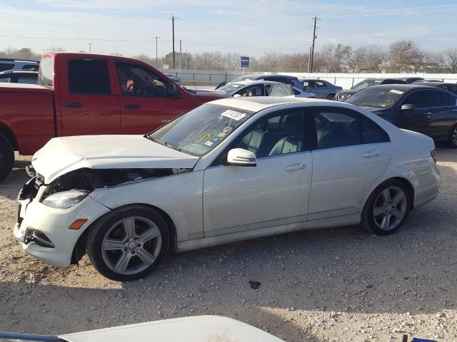 2011 MERCEDES-BENZ C300 WDDGF5EB2BA525911