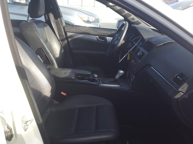 2011 MERCEDES-BENZ C300 WDDGF5EB2BA525911