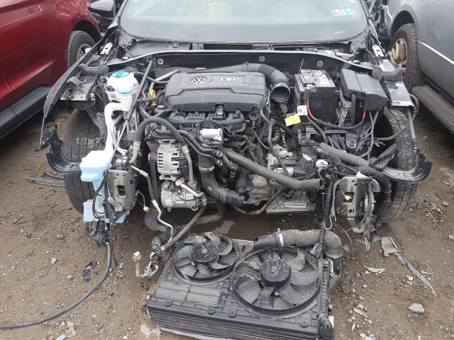 2017 VOLKSWAGEN PASSAT R-L 1VWDT7A37HC043235