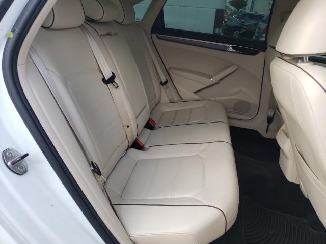 2017 VOLKSWAGEN PASSAT R-L 1VWDT7A3XHC068307