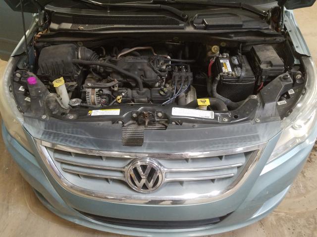 2010 VOLKSWAGEN ROUTAN SE 2V4RW3D17AR281690