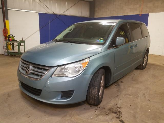 2010 VOLKSWAGEN ROUTAN SE 2V4RW3D17AR281690