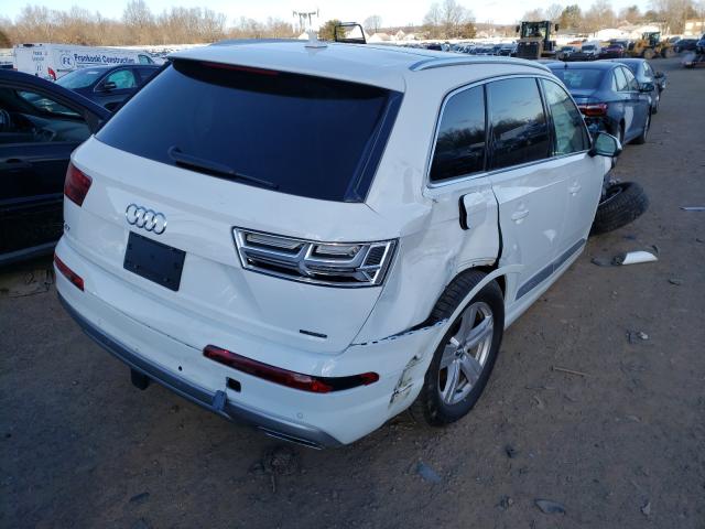 VIN WA1LHAF70KD040696 2019 Audi Q7, Premium Plus no.4