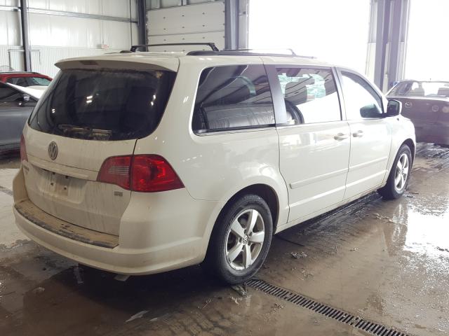 2011 VOLKSWAGEN ROUTAN SE 2V4RW3DG5BR642050