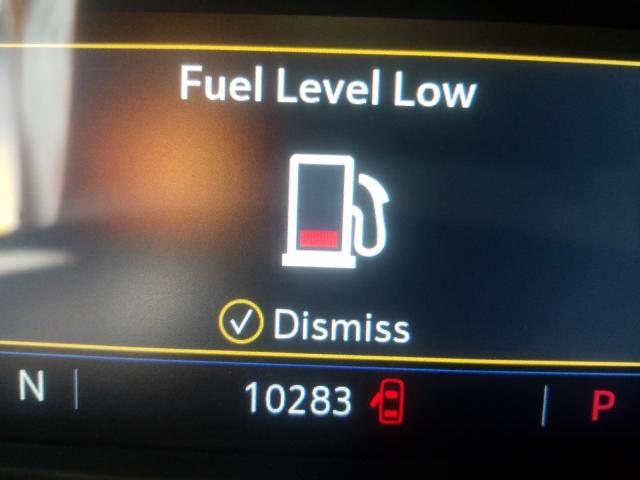 2019 CADILLAC XT4 LUXURY 1GYAZAR42KF151115