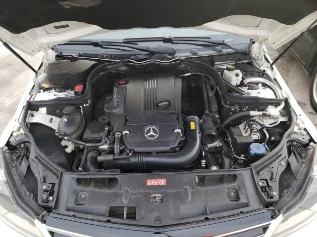 2014 MERCEDES-BENZ C250 WDDGF4HB7ER310553