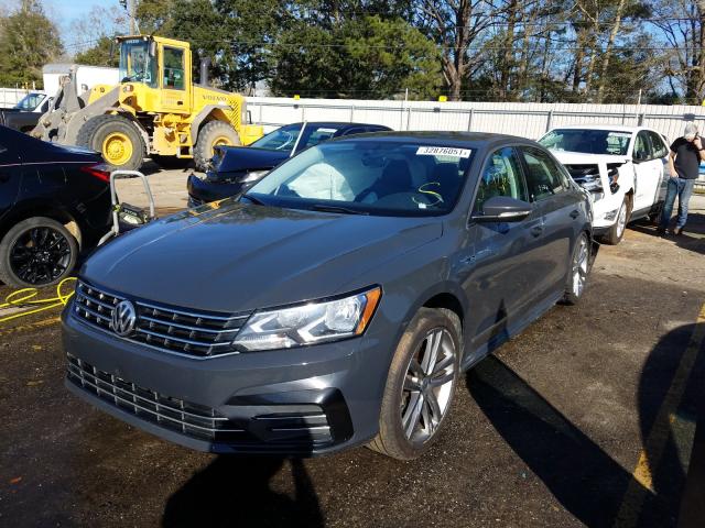 2017 VOLKSWAGEN PASSAT R-L 1VWDT7A38HC062683