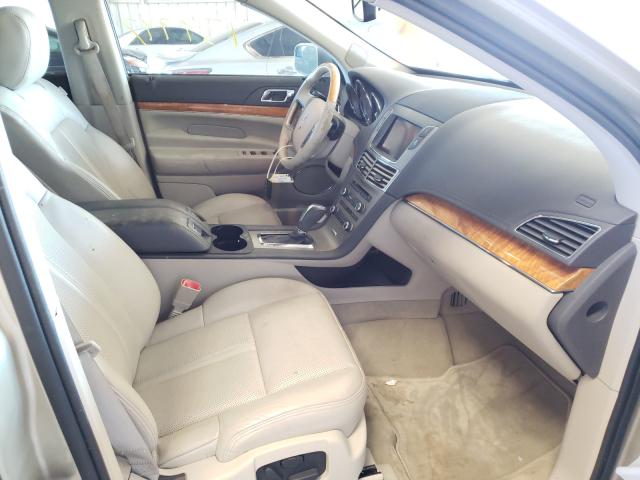 2011 LINCOLN MKT 2LMHJ5FR9BBJ51035