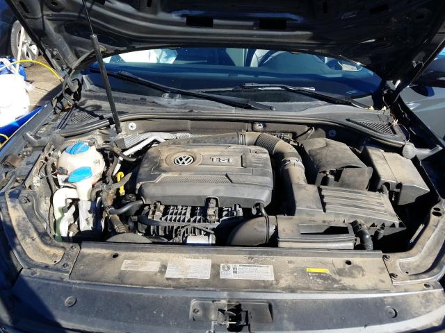 2017 VOLKSWAGEN PASSAT R-L 1VWDT7A38HC062683