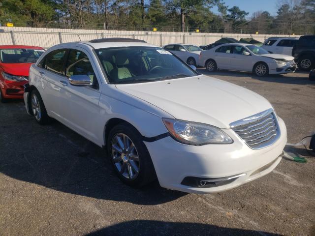 2013 chrysler 200 white