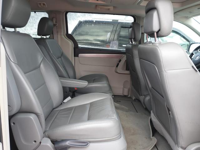 2011 VOLKSWAGEN ROUTAN SEL 2V4RW5DG8BR668508