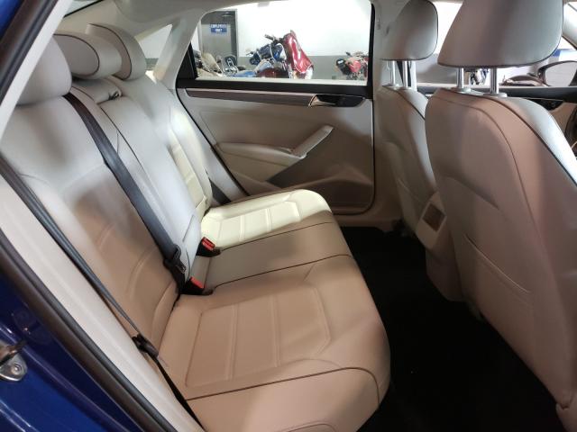 2017 VOLKSWAGEN PASSAT R-L 1VWDT7A36HC068448