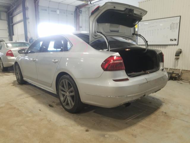 2017 VOLKSWAGEN PASSAT R-L 1VWDT7A31HC012417
