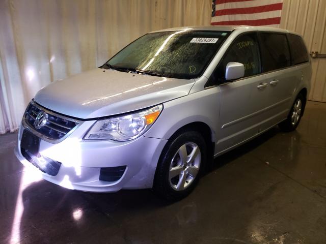 2010 VOLKSWAGEN ROUTAN SE 2V4RW3D13AR333140