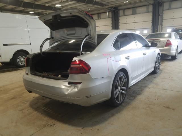 2017 VOLKSWAGEN PASSAT R-L 1VWDT7A31HC012417