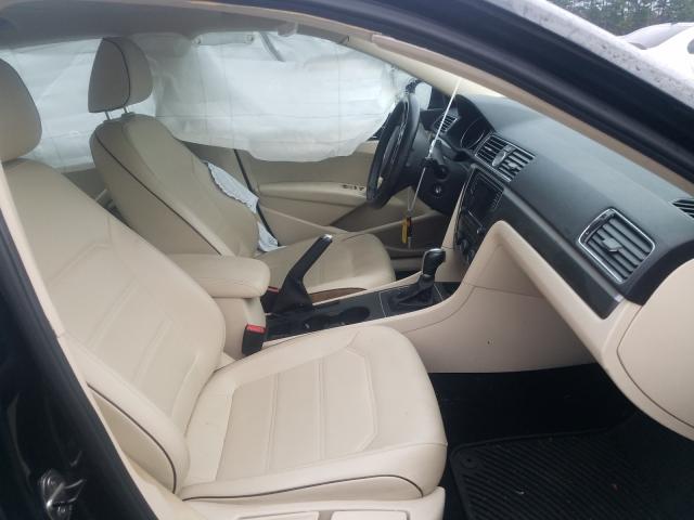 2017 VOLKSWAGEN PASSAT R-L 1VWDT7A31HC020355