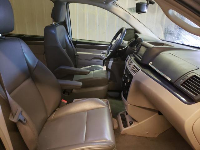 2010 VOLKSWAGEN ROUTAN SE 2V4RW3D13AR333140
