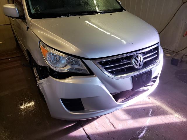 2010 VOLKSWAGEN ROUTAN SE 2V4RW3D13AR333140