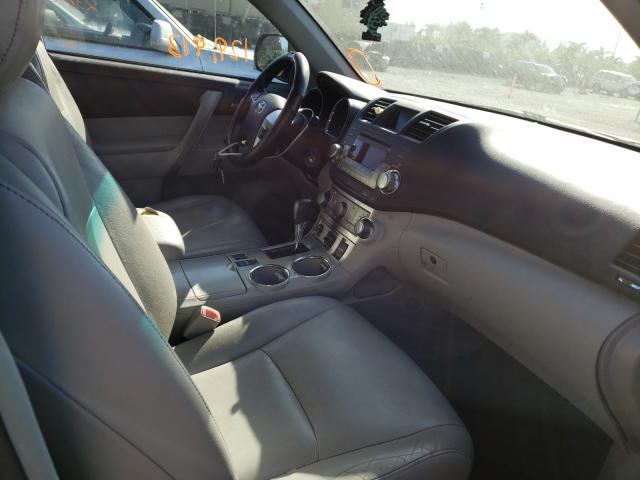 2012 TOYOTA 240SX SE 5TDZK3EH2CS064074