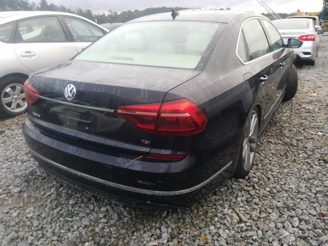 2017 VOLKSWAGEN PASSAT R-L 1VWDT7A31HC020355