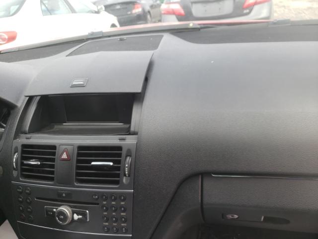 2011 MERCEDES-BENZ C300 WDDGF5EB1BA520120