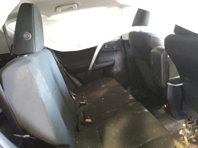 2018 TOYOTA RAV4 LE JTMBFREV2JJ224060