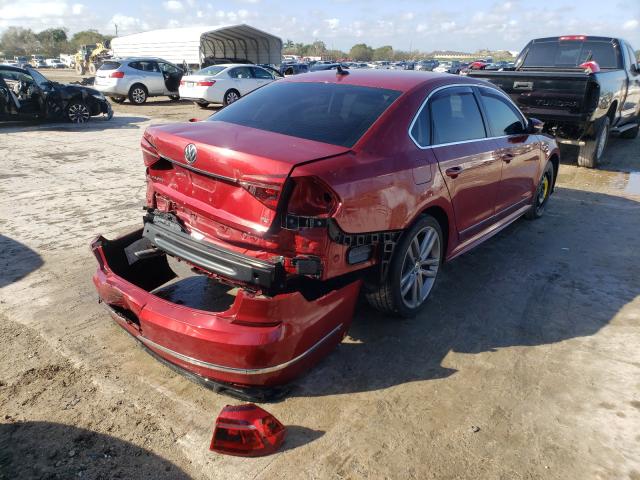 2017 VOLKSWAGEN PASSAT R-L 1VWDT7A30HC066324