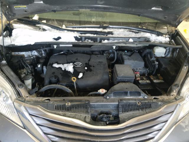 2017 TOYOTA SIENNA LE 5TDKZ3DC6HS774105