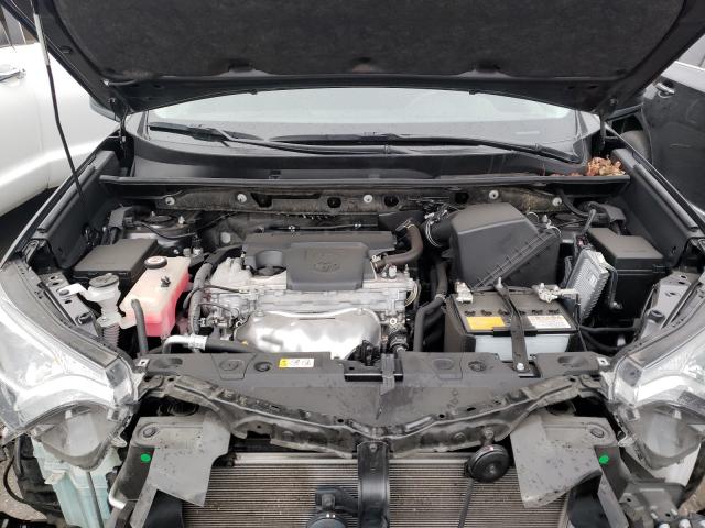 2018 TOYOTA RAV4 LE - JTMZFREV6JJ739786