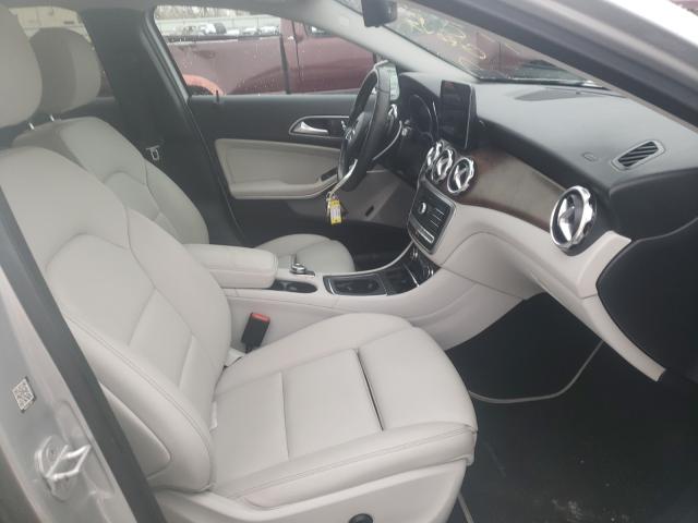 2018 MERCEDES-BENZ GLA WDCTG4GB4JJ435567