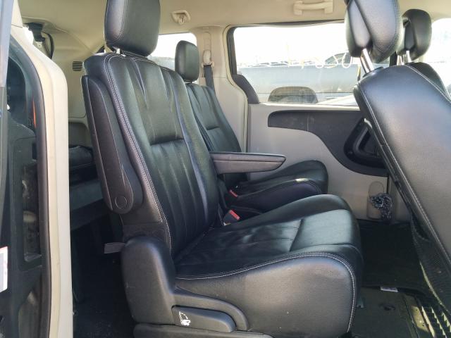 2014 CHRYSLER TOWN & COU - 2C4RC1BG5ER435544