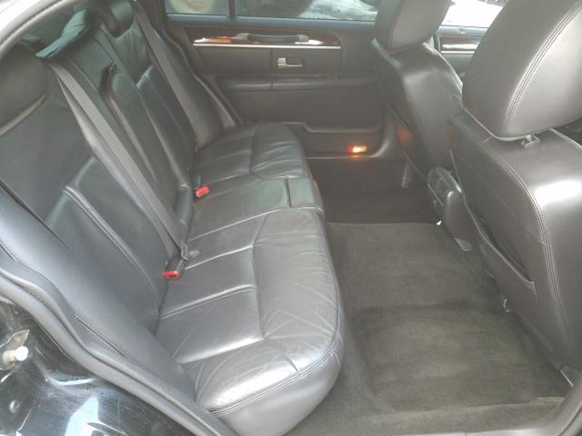 2011 LINCOLN TOWN CAR E 2LNBL8EV6BX765944
