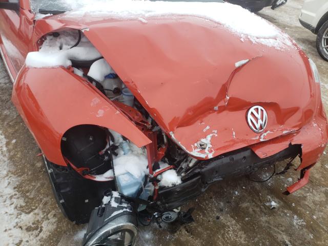2017 VOLKSWAGEN BEETLE SE 3VWJ17AT1HM628237