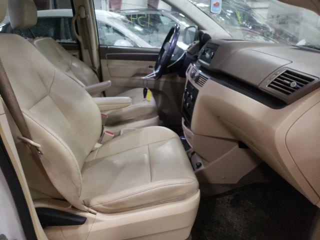 2010 VOLKSWAGEN ROUTAN 2V4RW3D11AR245901