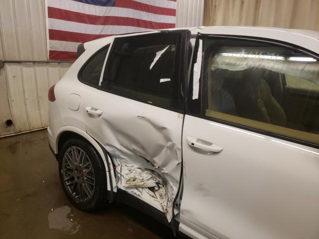 2017 PORSCHE CAYENNE WP1AA2A20HKA84395