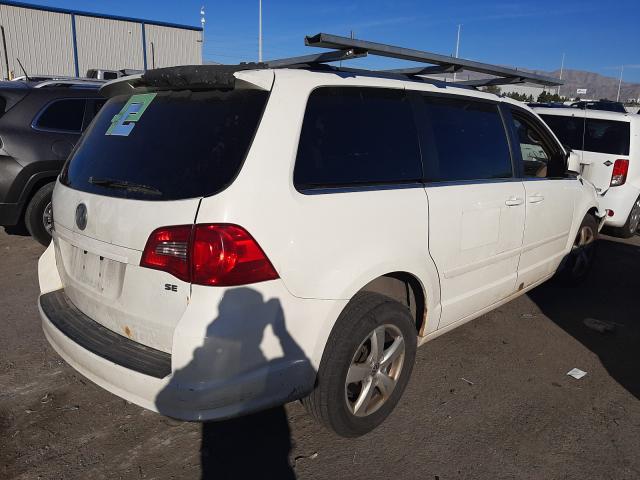 2011 VOLKSWAGEN ROUTAN SE 2V4RW3DG3BR738954